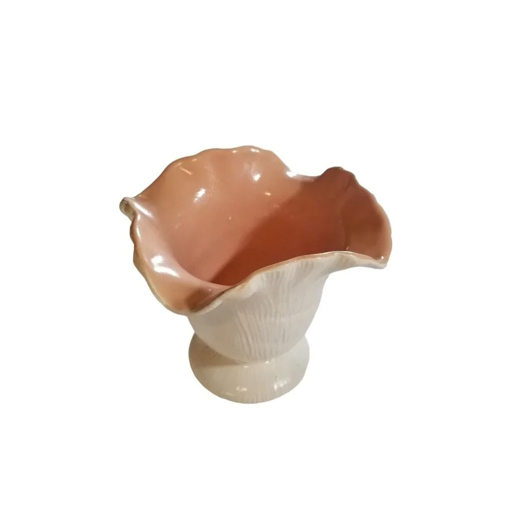 Vtg.‎ Camark Art Pottery USA # 939 Ivory Ruffled Top Vase Pink Interior 6